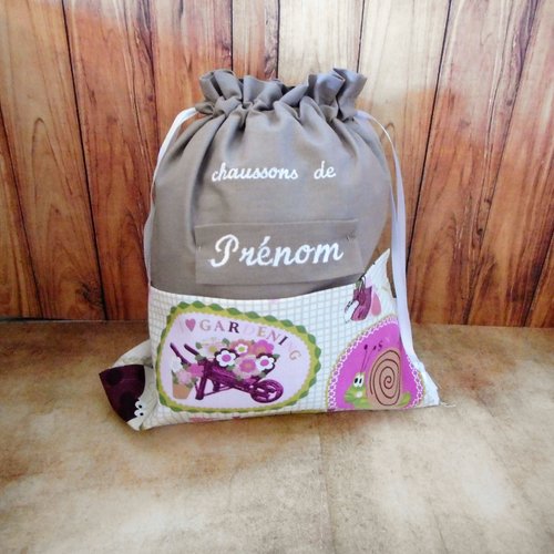 Sac enfant fille ecole, sac à chaussons ou doudou, rentrée scolaire, coton taupe et animaux du jardin, prénom brodé, maternelle crèche