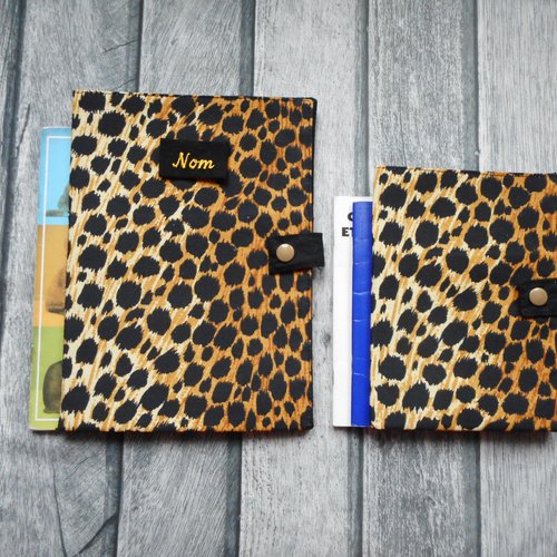 Protège carnet de santé pour chat, range ordonnance ou etui passeport, léopard panthère, nom brodé