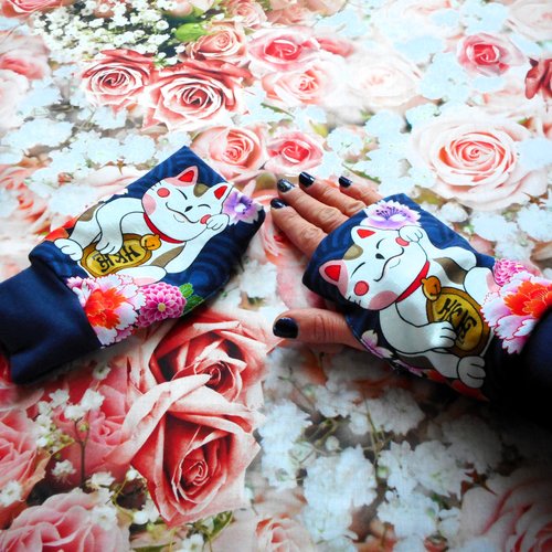 Mitaines kawaii, chats japonais, maneki neko fleurs, jersey sweat, mitaines femme homme, taille m/7