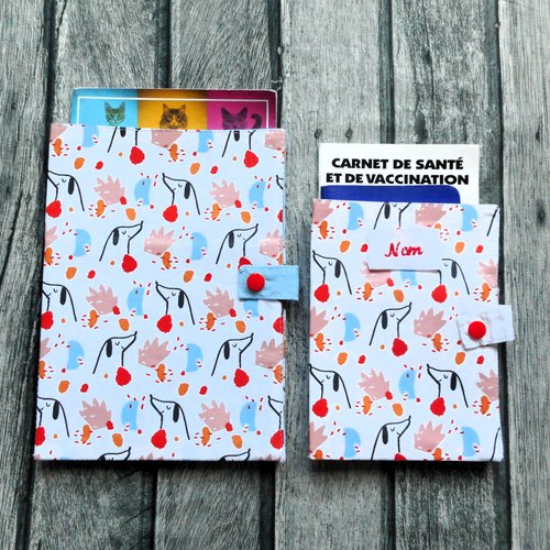 Protège carnet de santé pour chien, etui passeport ou range ordonnance, chiens et taches de peinture, nom brodé