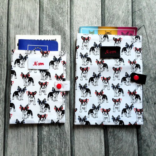 Petit ou grand protège carnet de santé pour chien, range ordonnance, etui passeport, bouledogues français à lunettes, nom brodé