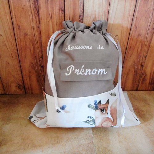 Sac à chaussons ou doudou, coton renard arc-en-ciel et plume, sac enfant fille garçon, prénom brodé, ecole crèche maternelle