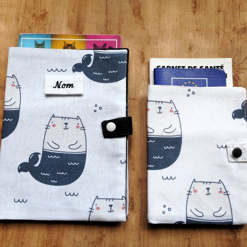 Protège carnet de santé pour chat, etui à passeport, range ordonnance, chats sirènes baleines, accessoire chat, nom brodé