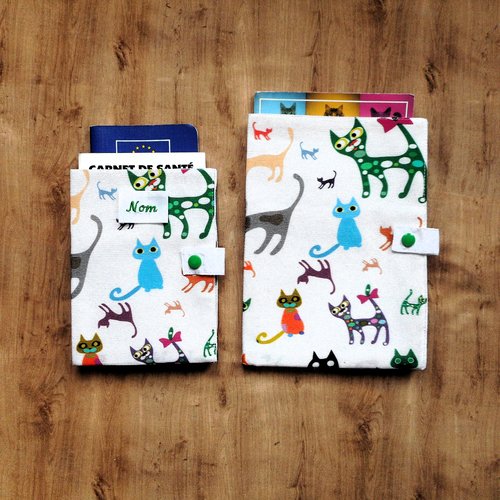 Protège carnet de santé pour chat, etui passeport, chats abstraits colorés, range ordonnance , nom brodé