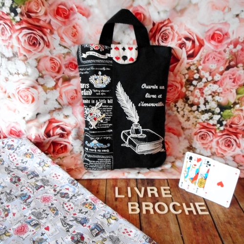 Housse pour livre broché, alice aux pays des merveilles, jeu de carte, cadeau lecteur lectrice, protège grand livre