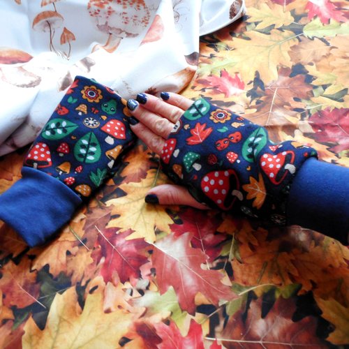 Mitaines femme homme taille m, jersey sweat champignons feuilles fruits fond bleu, doublure polaire