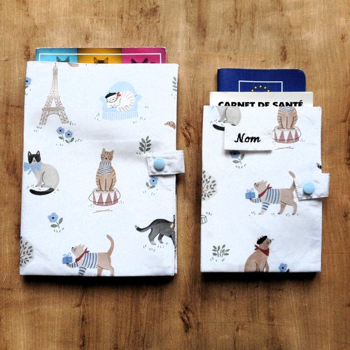 Le chat français, protège carnet de santé pour chat, etui passeport, ou range ordonnance, nom brodé