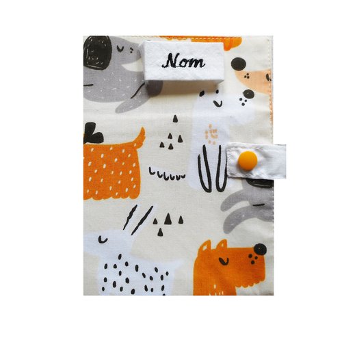 Couverture de carnet de santé pour chien, protège passeport, range ordonnance, nom brodé, chiens noirs gris oranges,