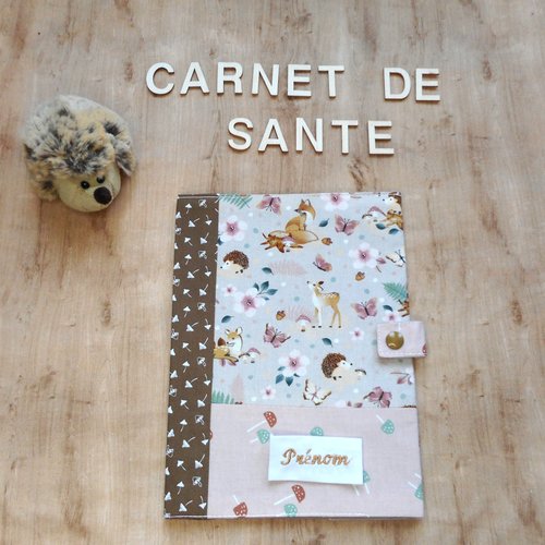 Couverture de carnet de santé bébé enfant, hérisson renard fleur et champignon, cadeau naissance baby shower, bébé prénom,