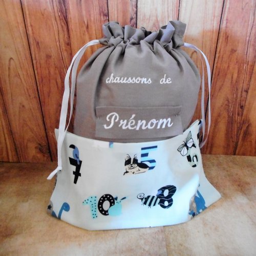 Sac à chaussons doudou personnalisé, sac ecole crèche maternelle, pochon fille garçon, prénom brodé, coton animaux et chiffres vert,