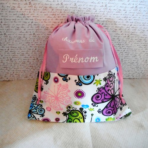 Sac ecole crèche maternelle, prénom enfant fille brodé, sac à doudou ou chaussons, coton parme papillons arabesques