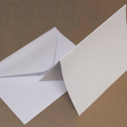 6 cartes et enveloppes blanches