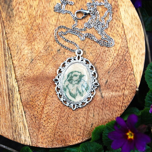 Collier avec pendentif en tissu et métal,  artisanat, fait main