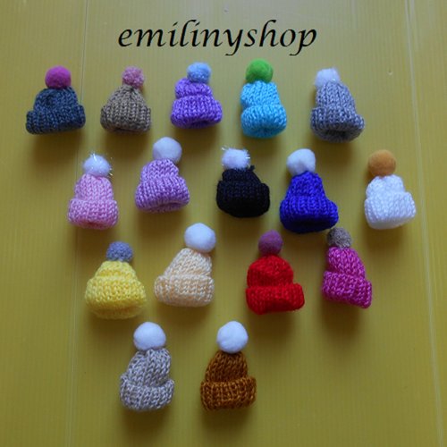 Mini pompons bonnet en laine couleurs aux choix neuf