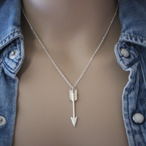 Collier minimaliste en argent massif pendentif flèche style ethnique