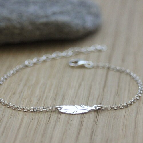 Bracelet minimaliste et ethnique en argent massif avec plume de 15mm