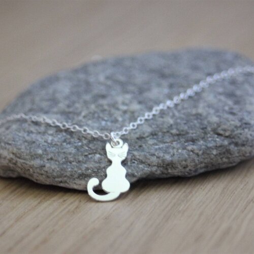 Collier minimaliste ras de cou en argent massif pendentif chat