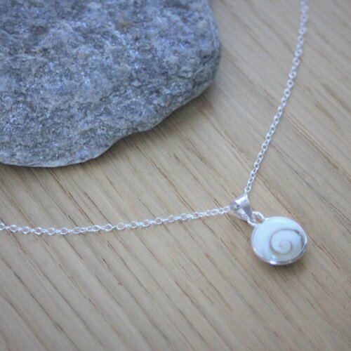 Collier minimaliste ras de cou en argent massif 925 avec pendentif oeil de sainte lucie