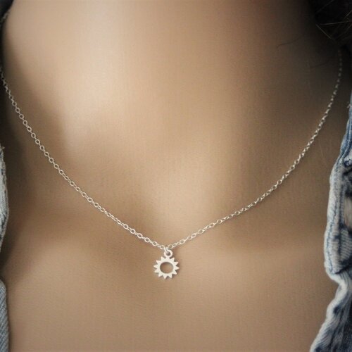 Collier minimaliste en argent massif pendentif soleil