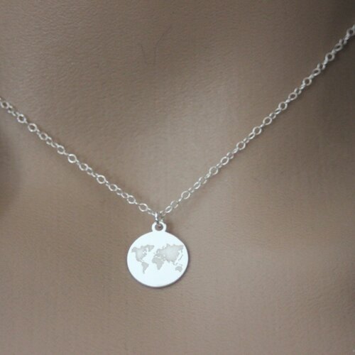 Collier minimaliste ras de cou en argent massif 925 pendentif carte du monde en relief