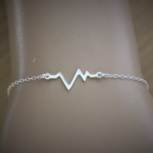 Bracelet fin et minimaliste en argent massif pendentif ondes rythme cardiaque
