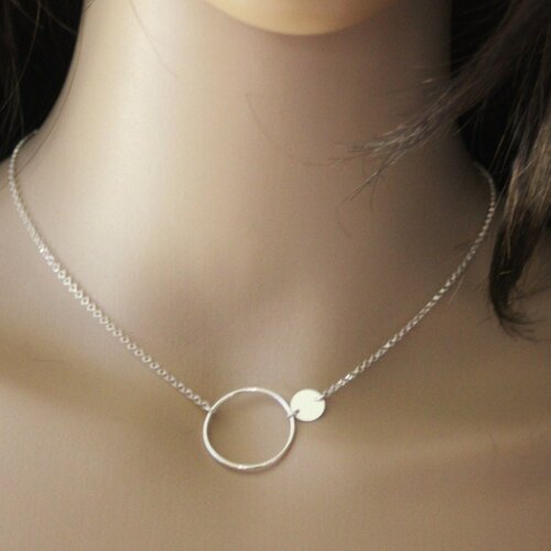 Collier argent massif 925 anneau et médaille de style minimaliste ras du cou