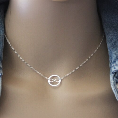 Collier infini et anneau en argent massif de style minimaliste