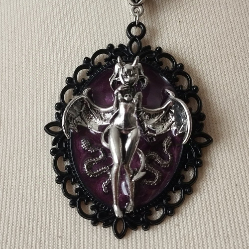 Collier démone