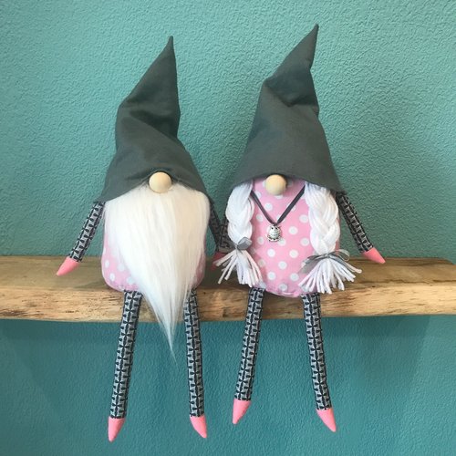 Couple de gnomes de noël