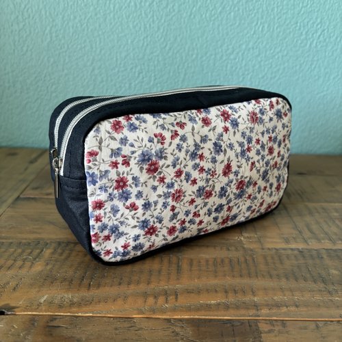 Petite trousse de toilette double