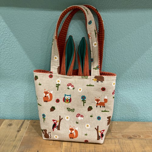 Petit sac enfant pour les oeufs de pâques