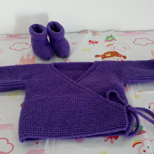 Ensemble 2 pièces brassière cache-coeur et chaussons layette bébé fille ou garçon coloris violet taille 0/1 mois