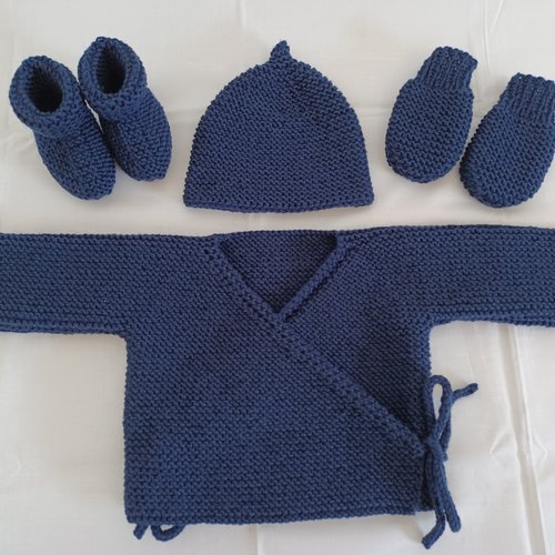 Ensemble brassière cache-coeur, bonnet, chaussons, moufles laine mérinos layette bébé coloris bleu marine taille naissance, 1 ou 3 mois