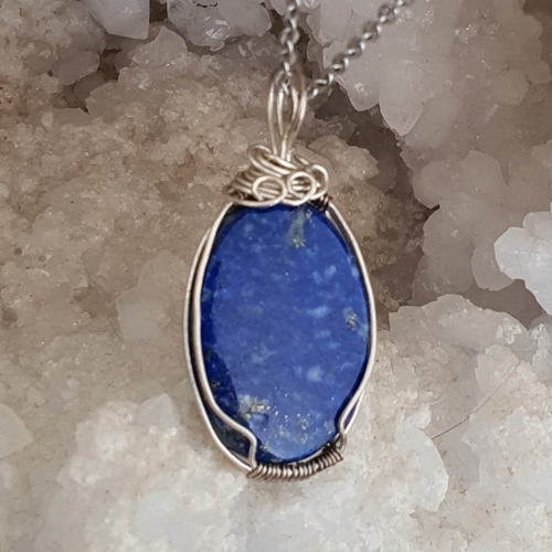 Pendentif lapis lazuli. pierre naturelle . montage argent 925