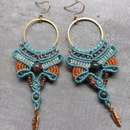 Boucles d'oreilles "maya", micro macramé, pierres naturelles, métal doré