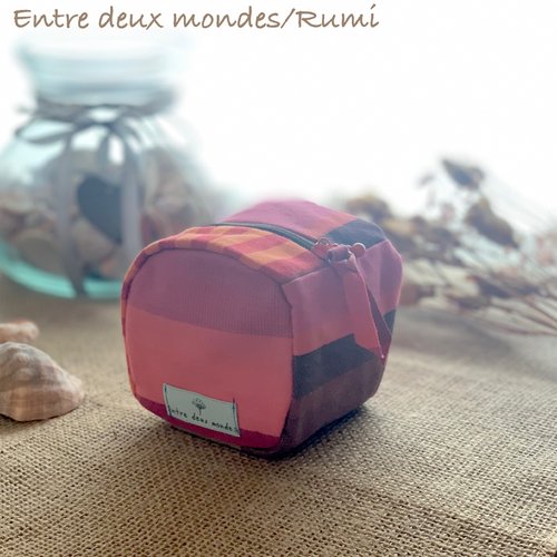 Pochette kororin – tissu basque & doublure fleurie