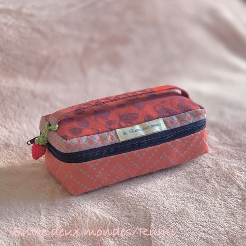 Pochette vanity fraise – tissage basque imperméable