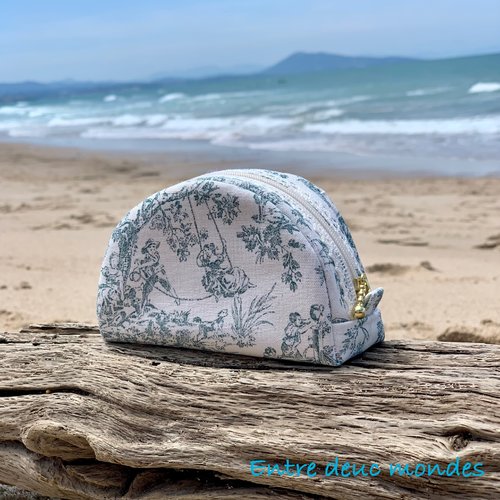 Pochette demi-lune toile de jouy élégante