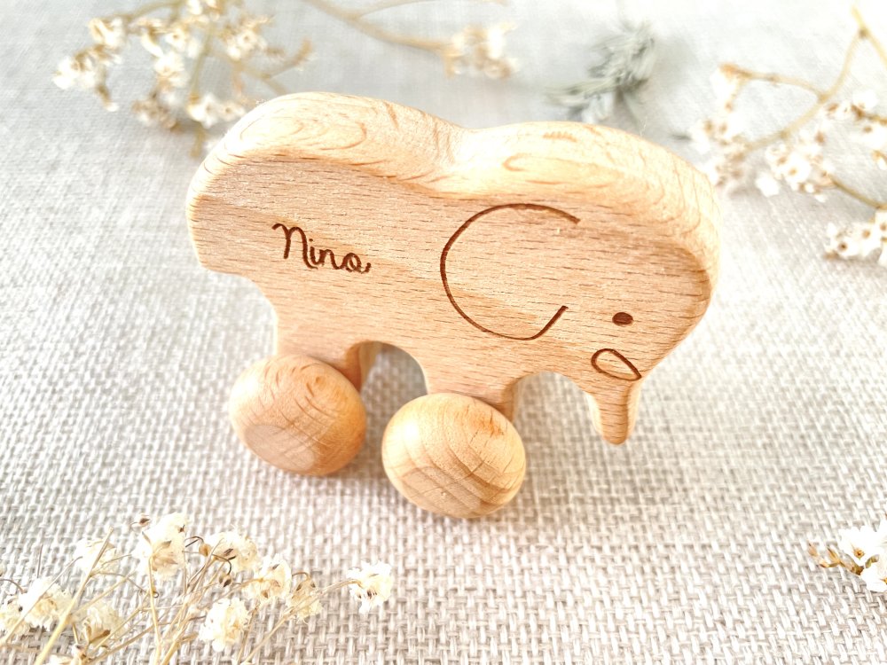 Jouet En Bois Personnalise Cadeau Naissance Bebe Un Grand Marche