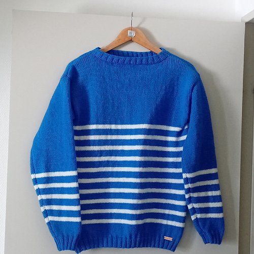 Pull marin hommr taille m , 100% laine acrylique , modele intemporel , tricoté main