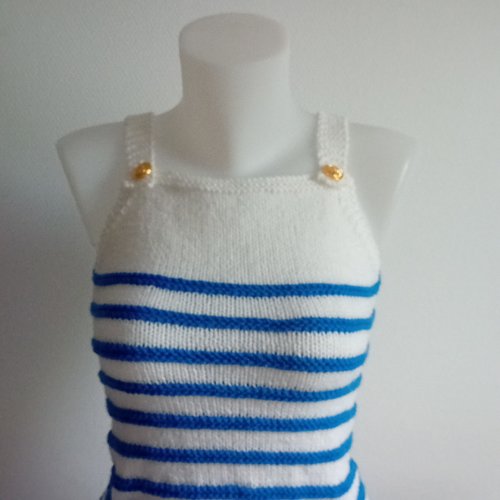 Top / débardeur taille m en laine acrylique certifiée oekotex , tricoté main