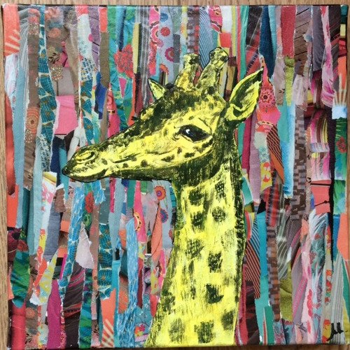 Toile : girafe peinte sur un collage multicolore 