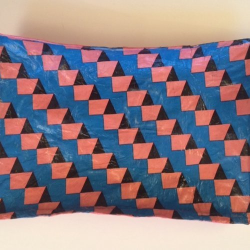 Coupelle rectangulaire en papier maché - fait main - décor graphique et géométrique (escalier hypnotique) bleu et rose