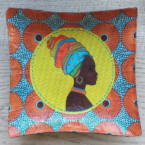 Petite coupelle carrée en papier maché - fait main - décor profil de femme africaine sur fond wax