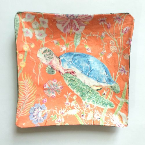 Coupelle carrée en papier maché - fait main - décor fond marin tortue et coraux
