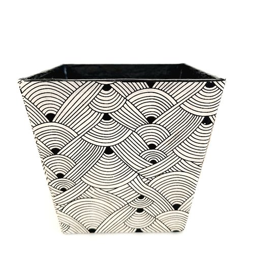 Pot à crayons  - décor papier népalais motif vagues noir et blanc