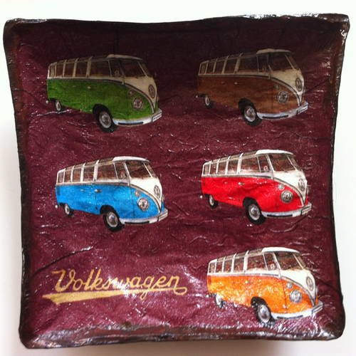 Coupelle carrée en papier maché - fait main - décor combi minibus volkswagen colorés sur fond marron
