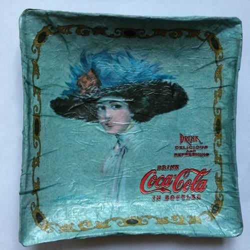 Coupelle carrée en papier maché - fait main - décor publicité vintage coca cola