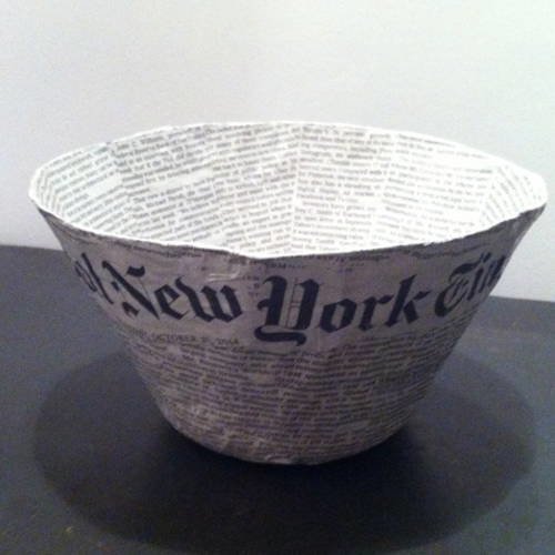 Grand bol en papier maché - fait main - décor papier journal international new york times 