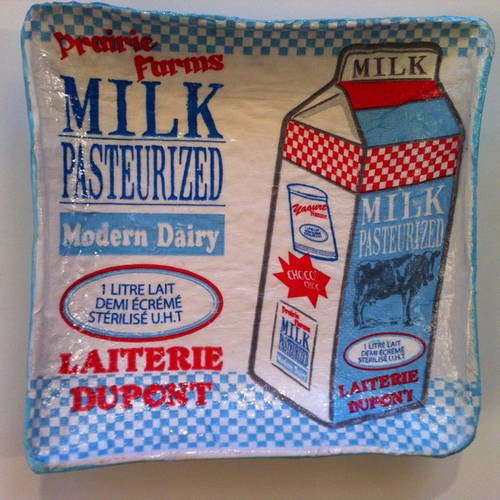 Coupelle carrée en papier maché - fait main - décor publicité américaine bouteille de lait (milk pasteurized) 